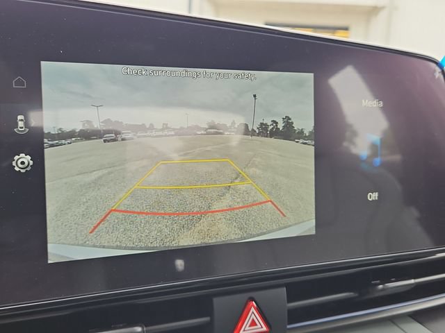 Used 2025 Hyundai Elantra Limited FWD image 24