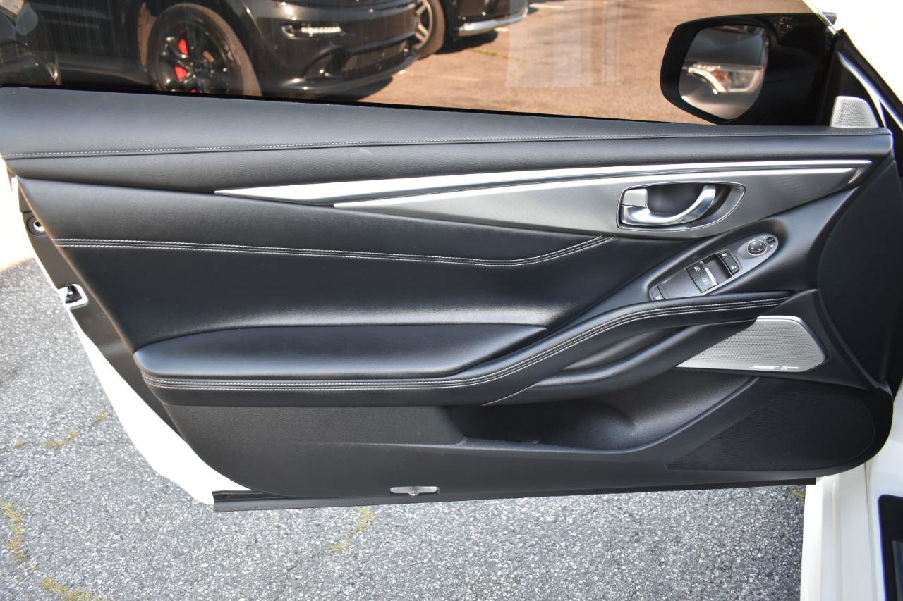 Used 2018 INFINITI Q60 3.0t Luxe w/ Cargo Package RWD image 35