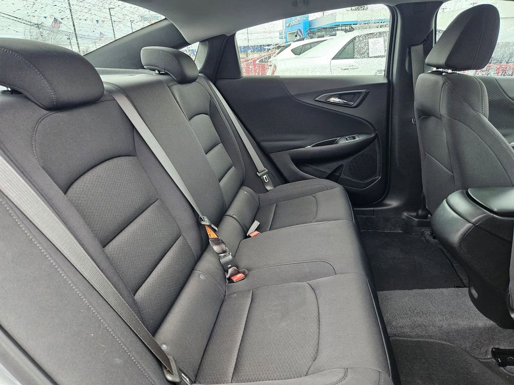 Certified 2025 Chevrolet Malibu LS image 31