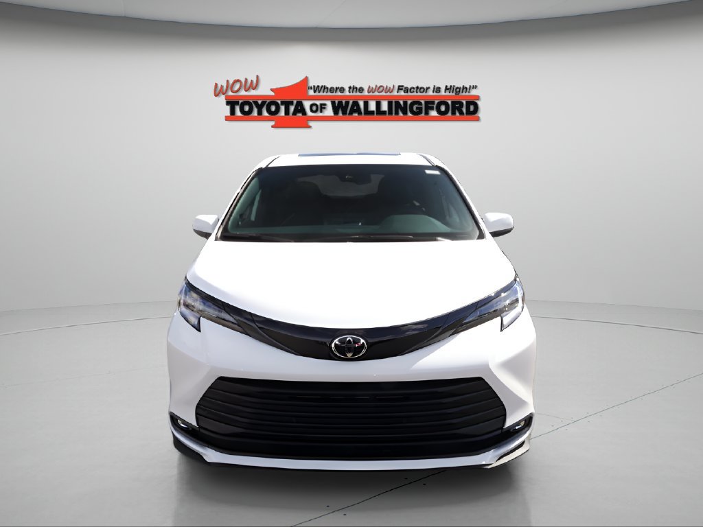 New 2026 Toyota Sienna XLE Woodland Edition AWD/4WD image 5