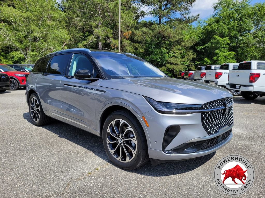 Used 2024 Lincoln Nautilus Reserve AWD/4WD image 9