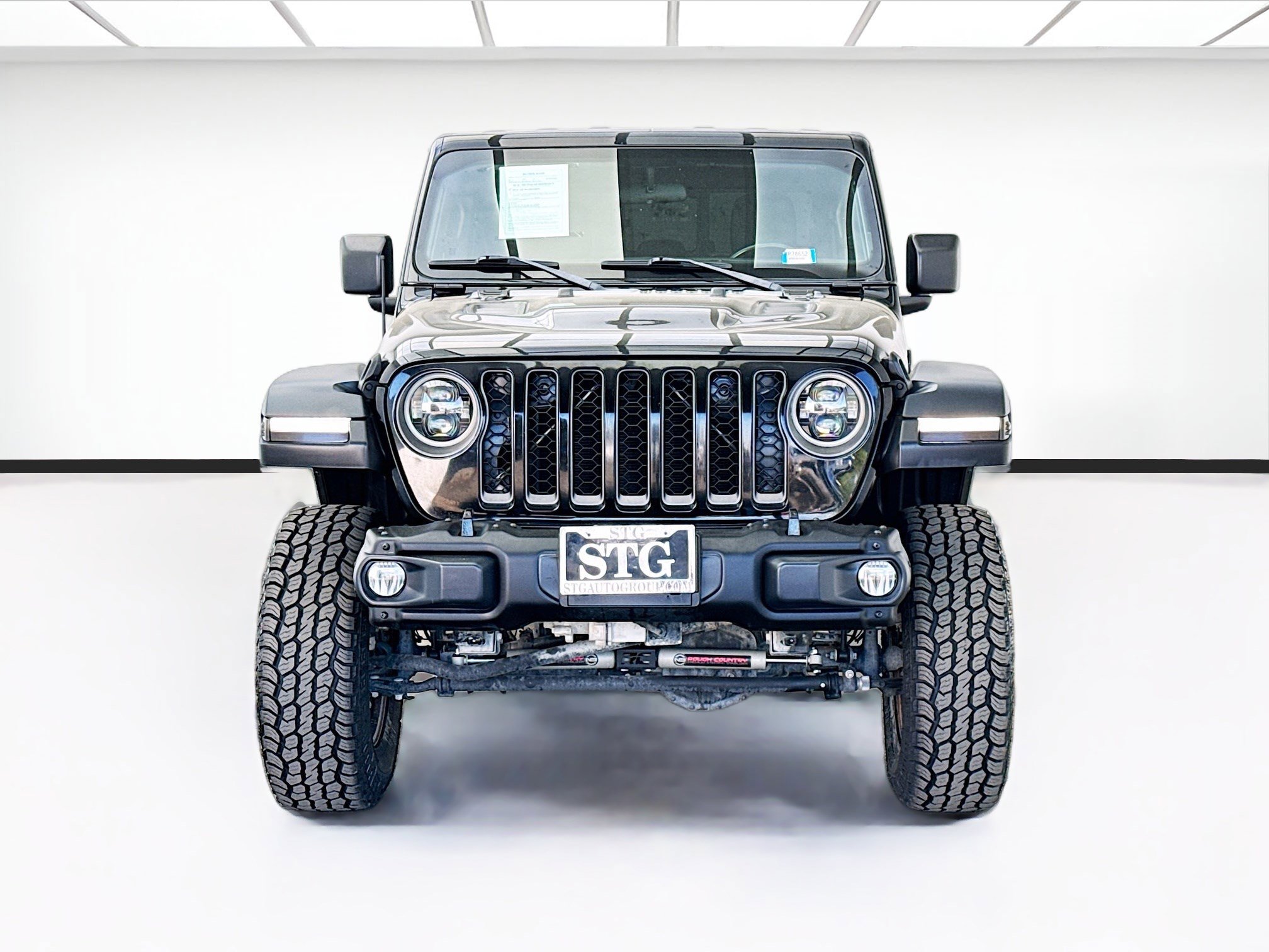 Used 2021 Jeep Gladiator Rubicon w/ Trailer Tow Package AWD/4WD image 2