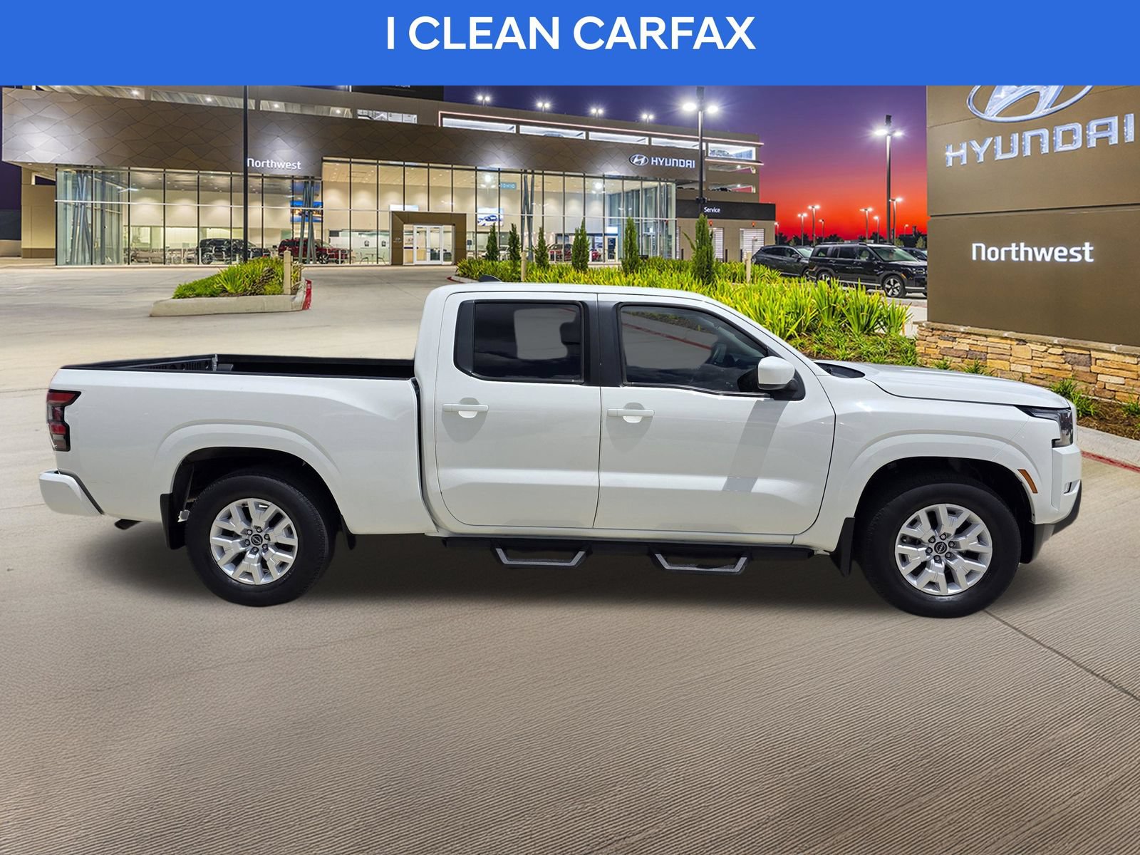Used 2022 Nissan Frontier SV w/ Technology Package RWD image 6