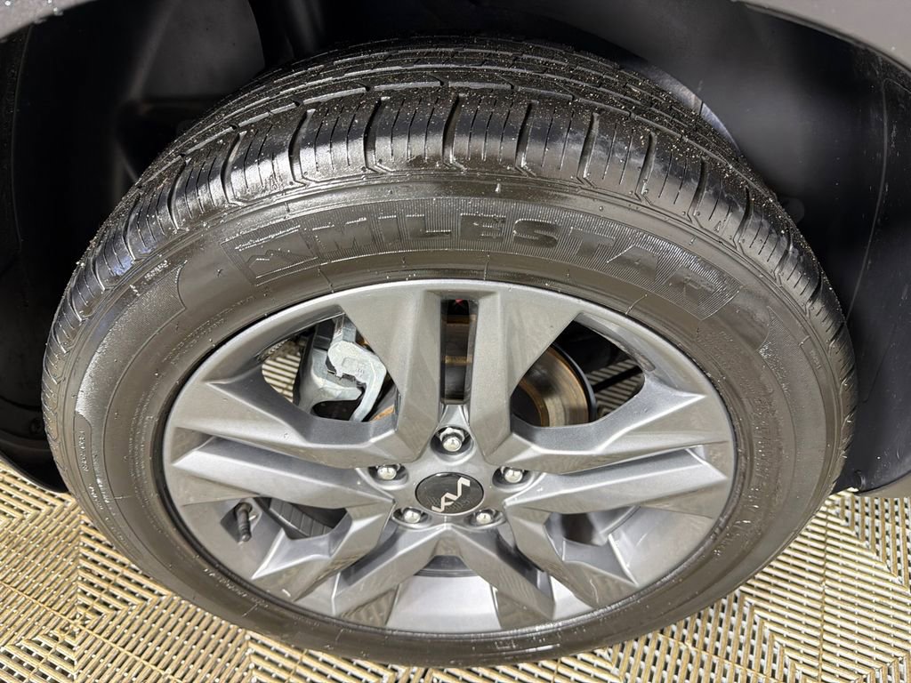 Used 2023 Kia Seltos S FWD image 17