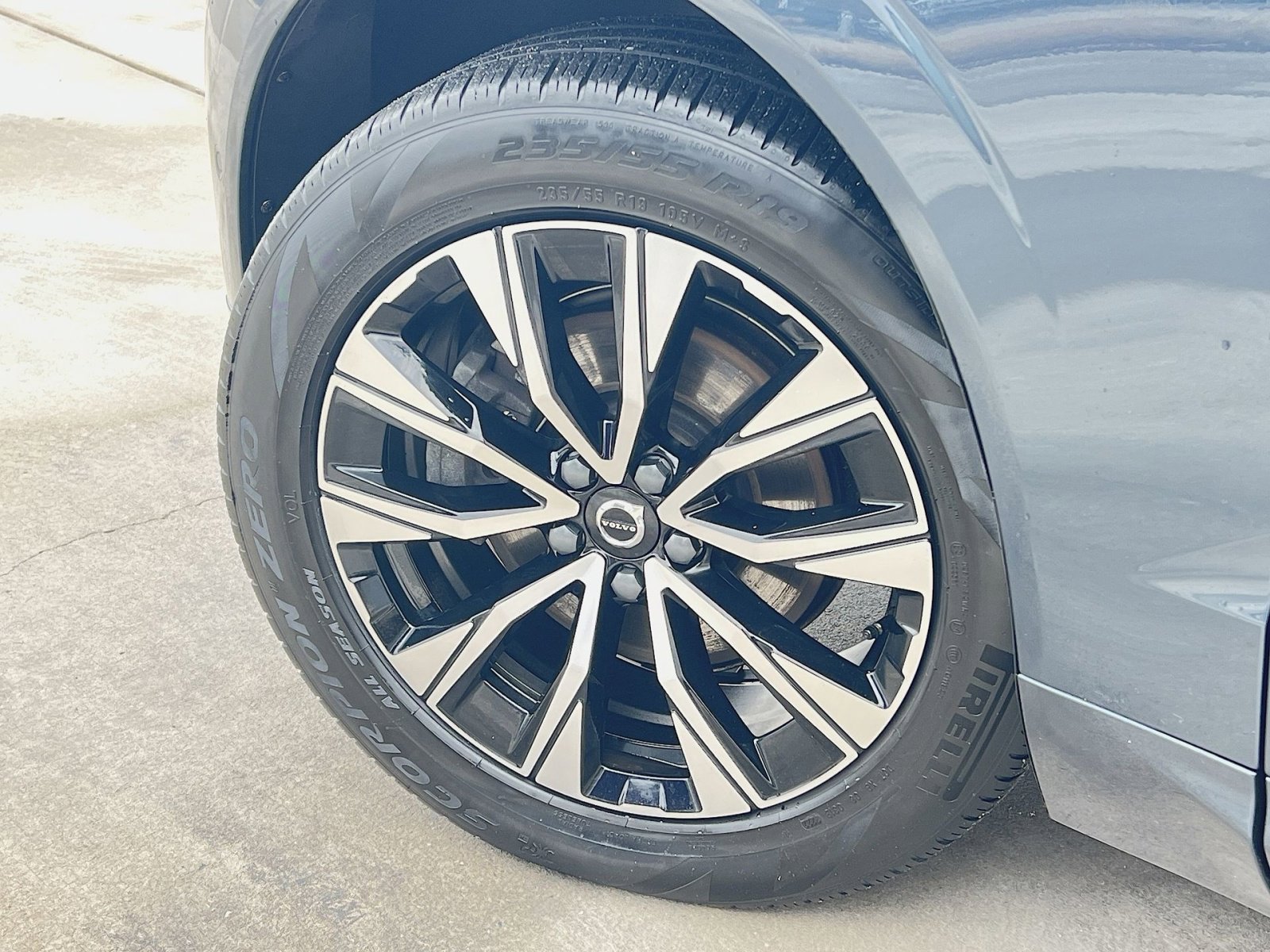 Certified 2023 Volvo XC60 B5 Plus image 12