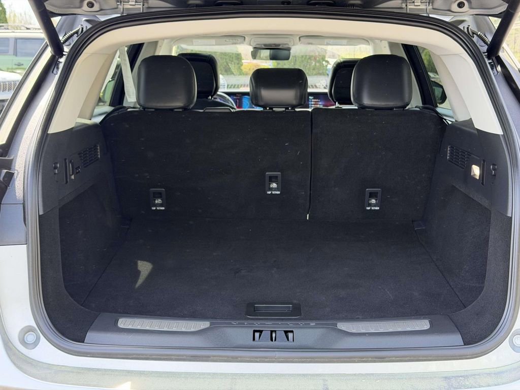 Used 2025 Lincoln Nautilus Reserve image 14