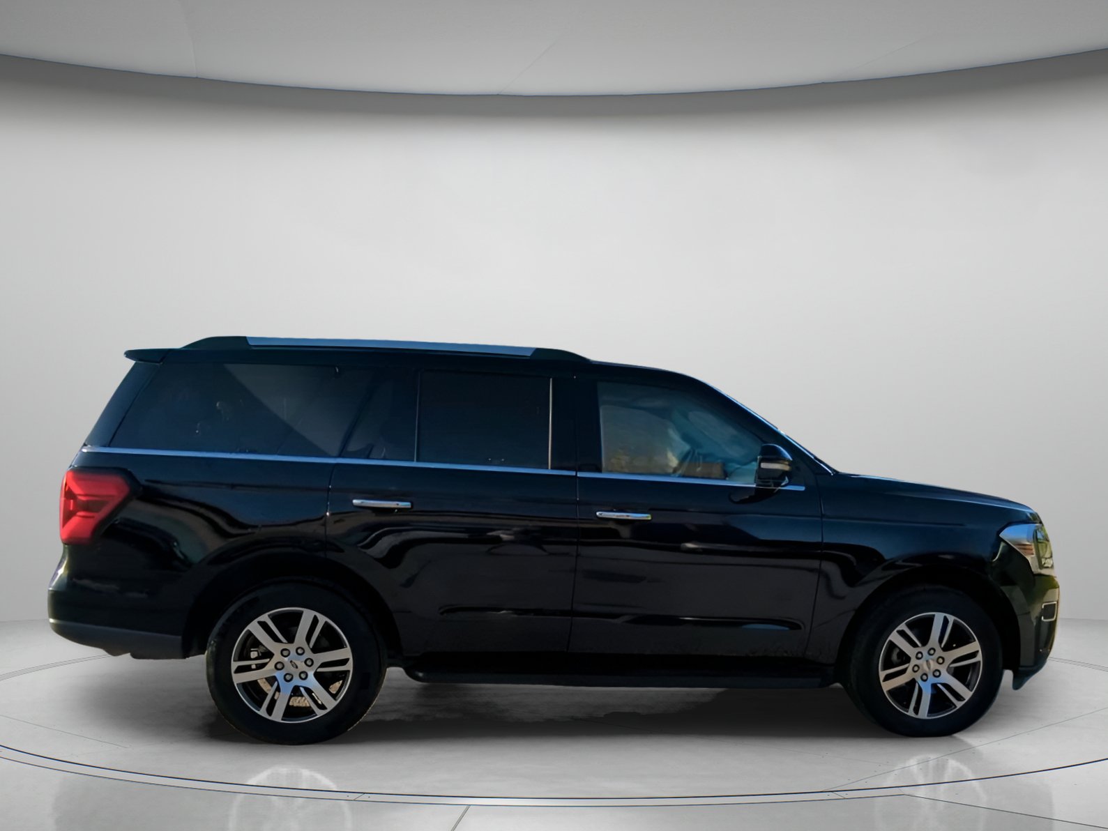 Certified 2024 Ford Expedition Limited AWD/4WD image 32