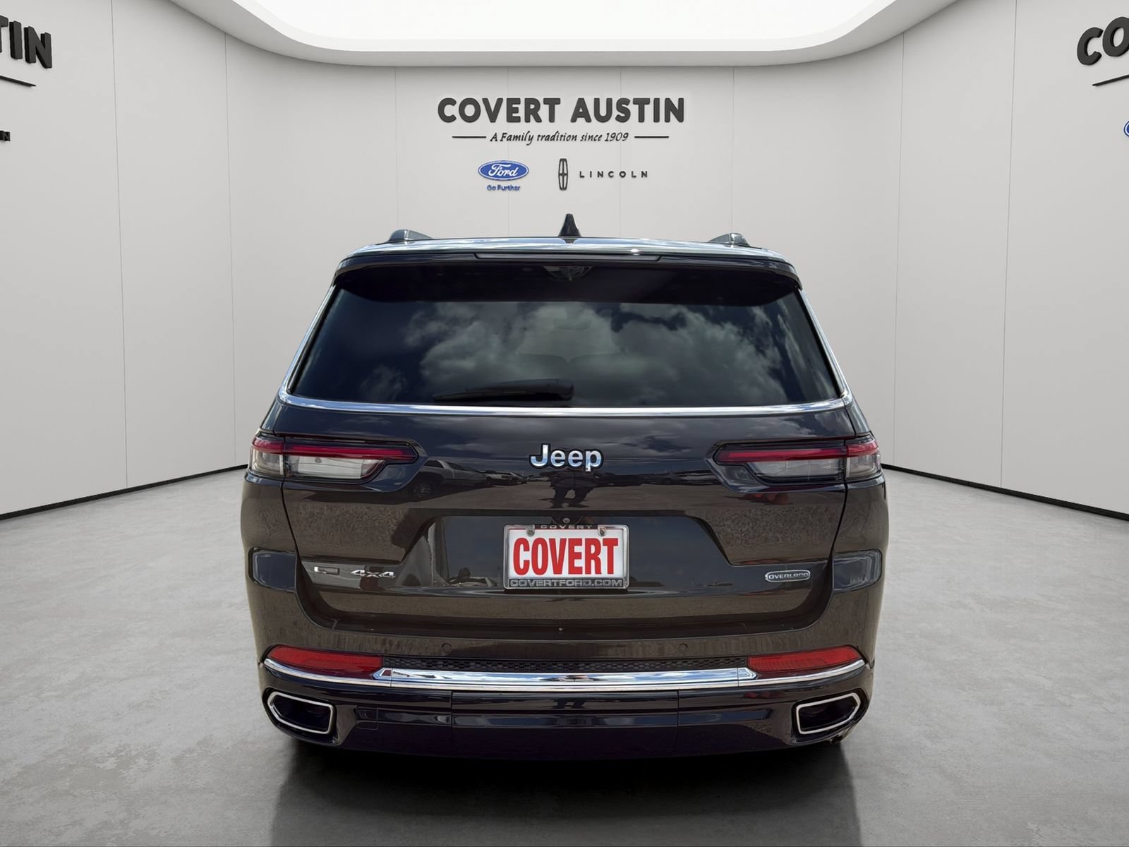 Used 2023 Jeep Grand Cherokee L Overland w/ Advanced Protech Group III AWD/4WD image 5