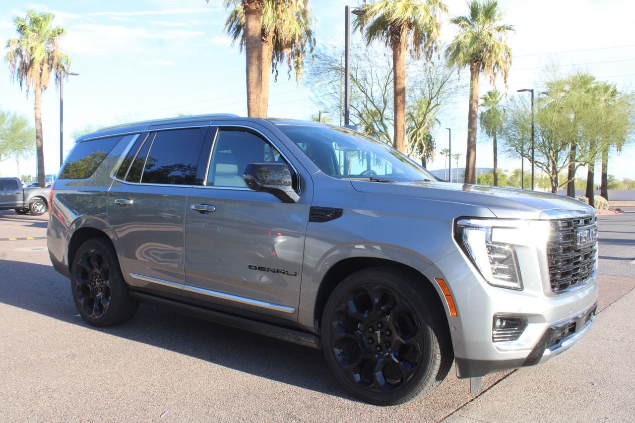 Used 2026 GMC Yukon Denali AWD/4WD image 7