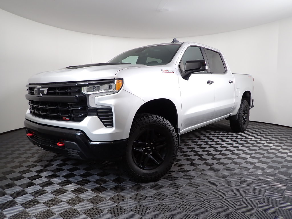 Used 2022 Chevrolet Silverado 1500 LT Trail Boss w/ Protection Package AWD/4WD image 2