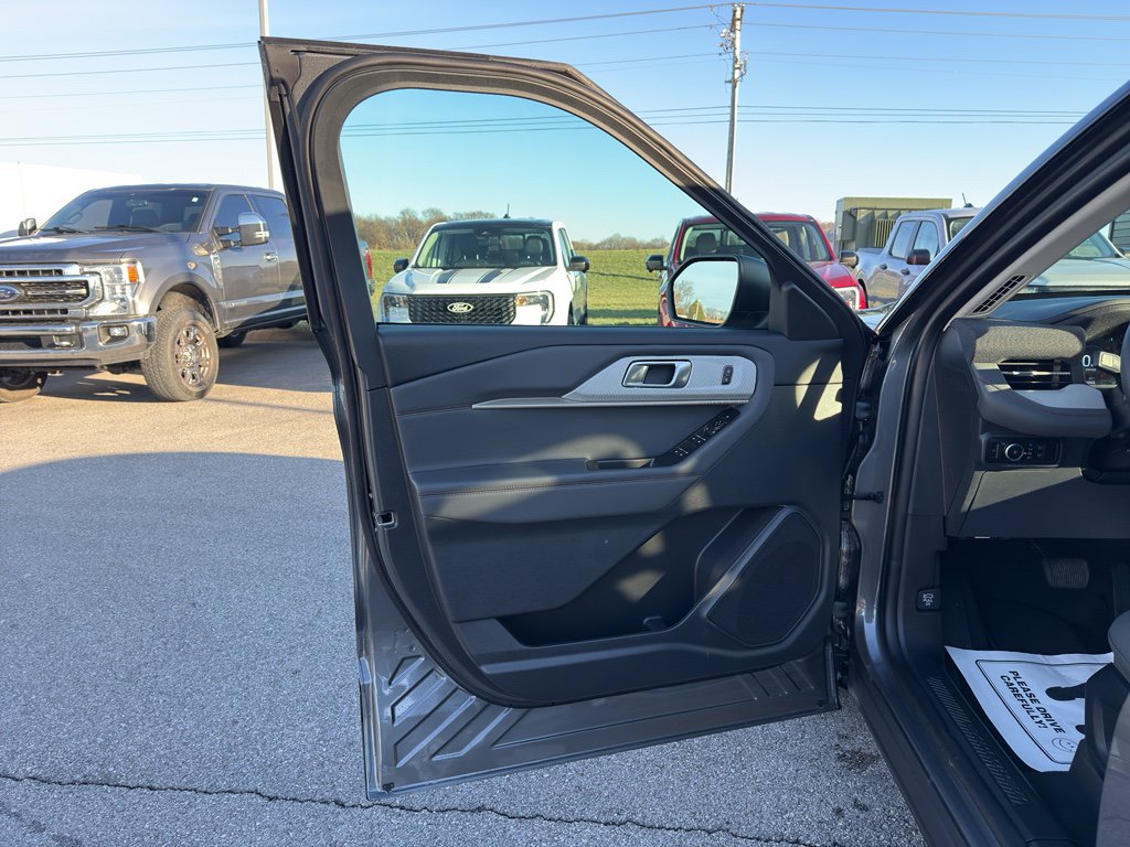 New 2026 Ford Explorer Active w/ Active Comfort Package RWD image 19