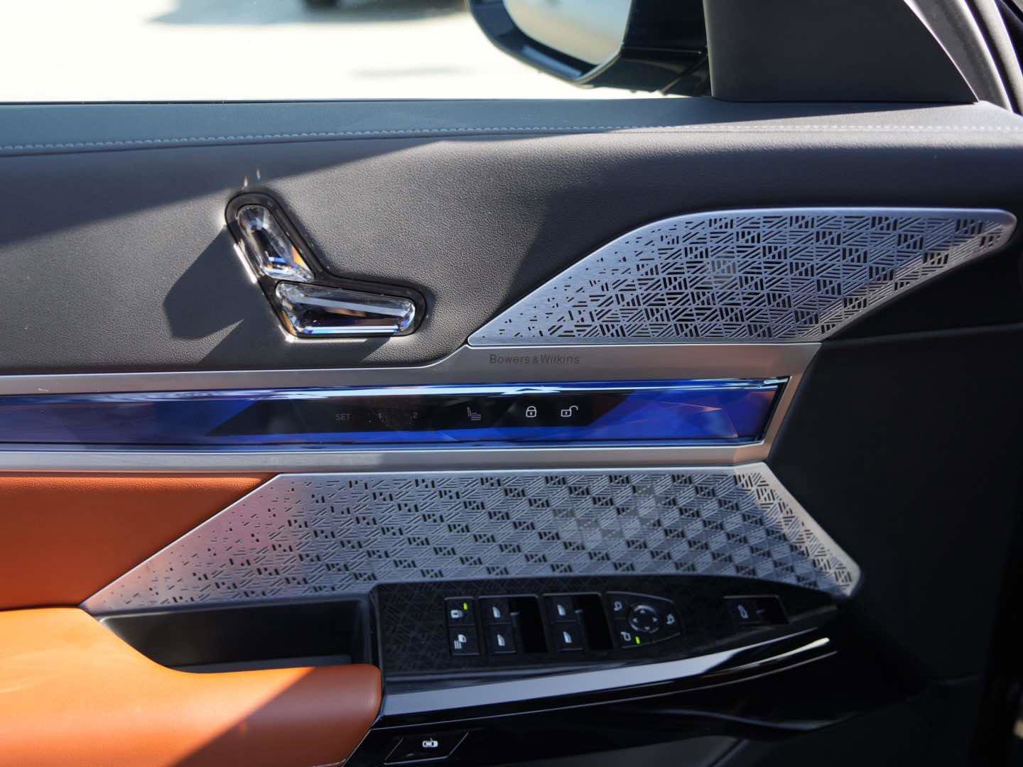 Used 2025 BMW i7 xDrive60 image 14