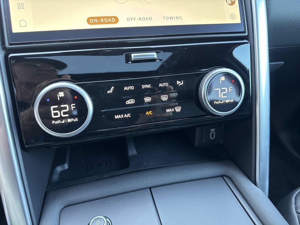 New 2026 Land Rover Discovery S AWD/4WD image 28