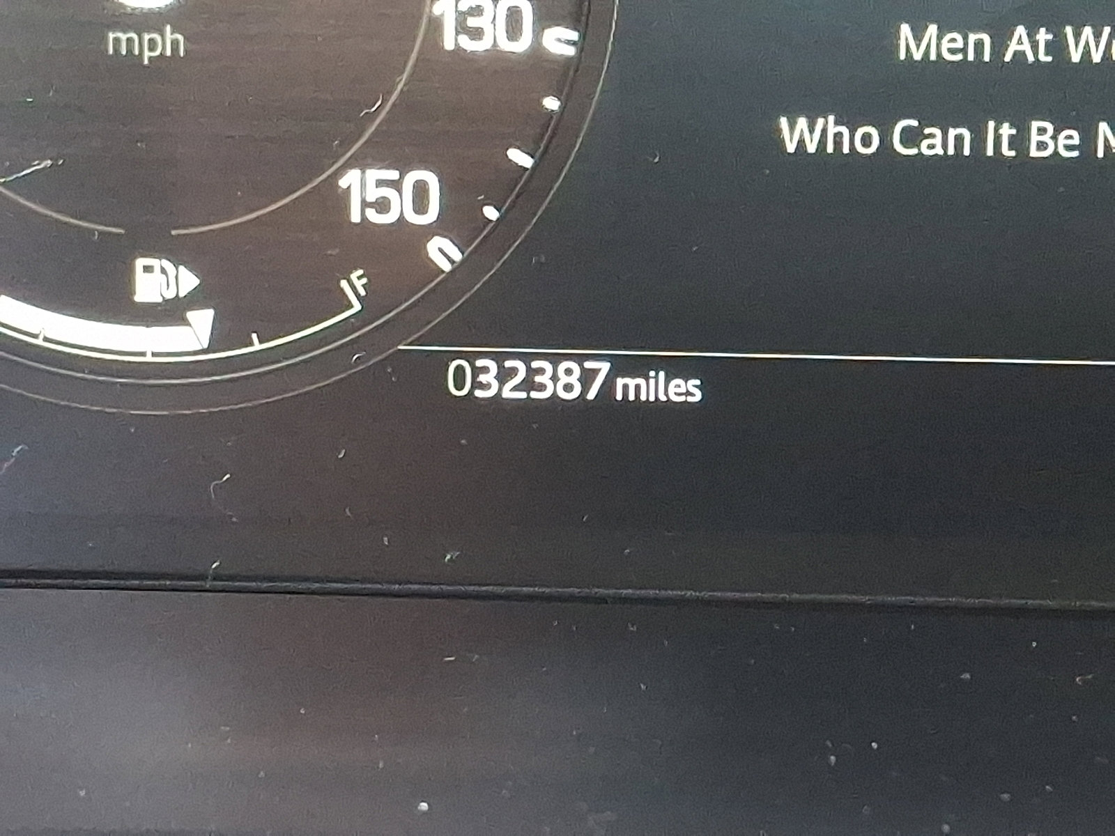 Used 2024 Land Rover Defender 130 X-Dynamic SE AWD/4WD image 23