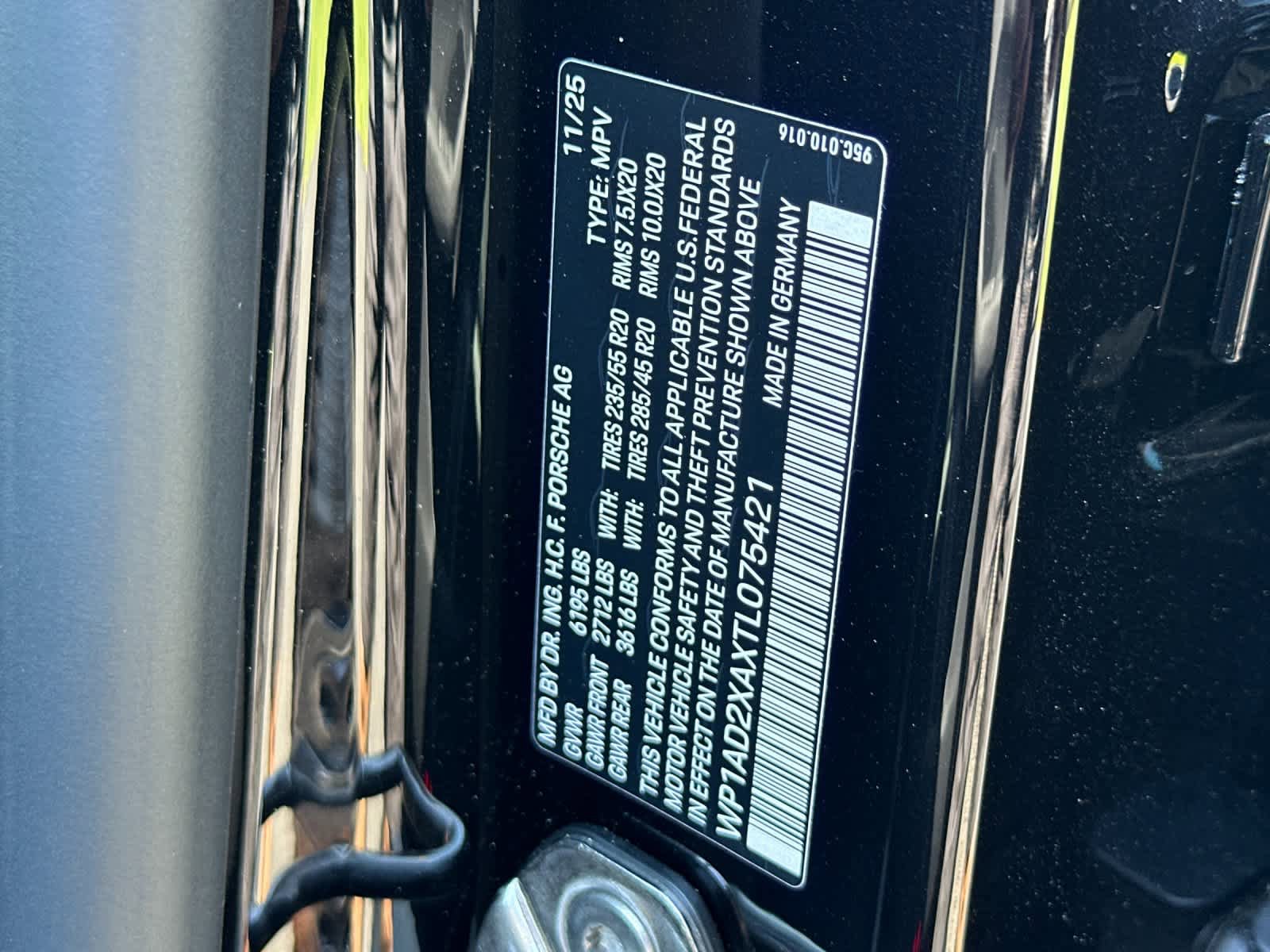 New 2026 Porsche Macan Electric RWD image 34