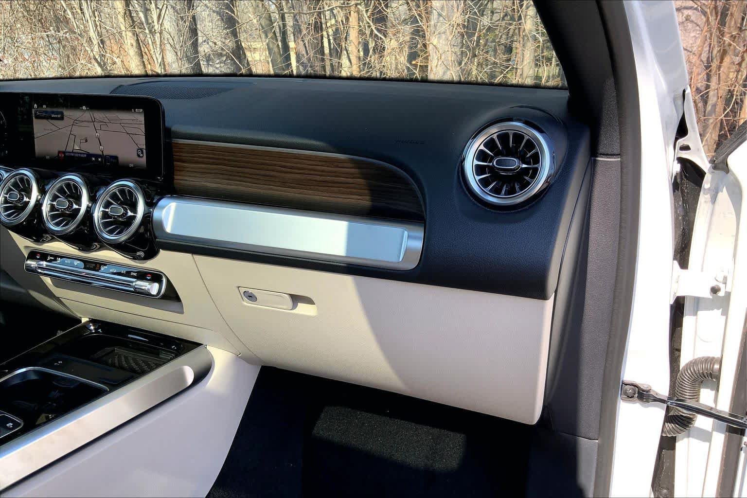 New 2026 Mercedes-Benz GLB 250 4MATIC image 10