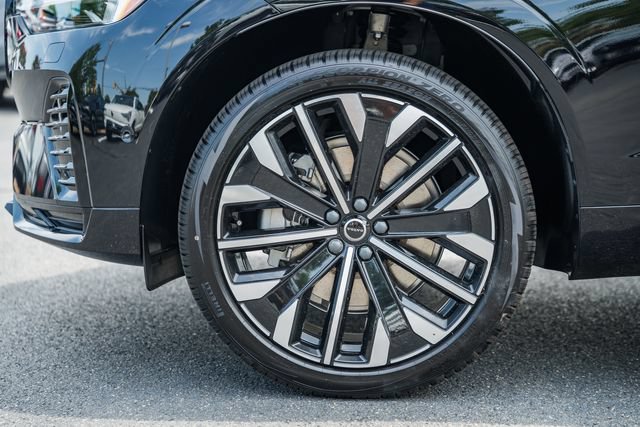 New 2026 Volvo XC60 T8 Ultra w/ Protection Package Premier AWD/4WD image 17