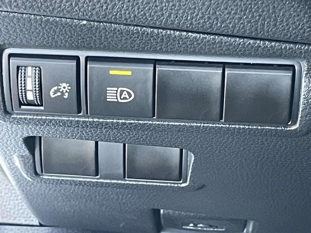 Used 2023 Toyota Corolla Cross XLE FWD image 16