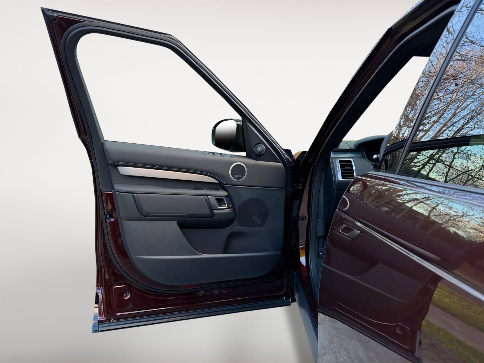 New 2026 Land Rover Discovery Limited Edition image 5