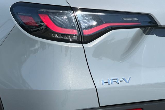 Used 2024 Honda HR-V Sport image 25