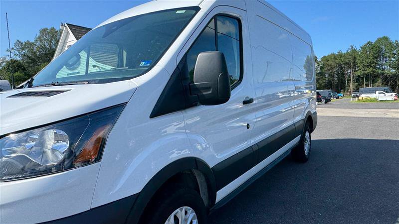 Used 2023 Ford E-Transit Medium Roof RWD image 10