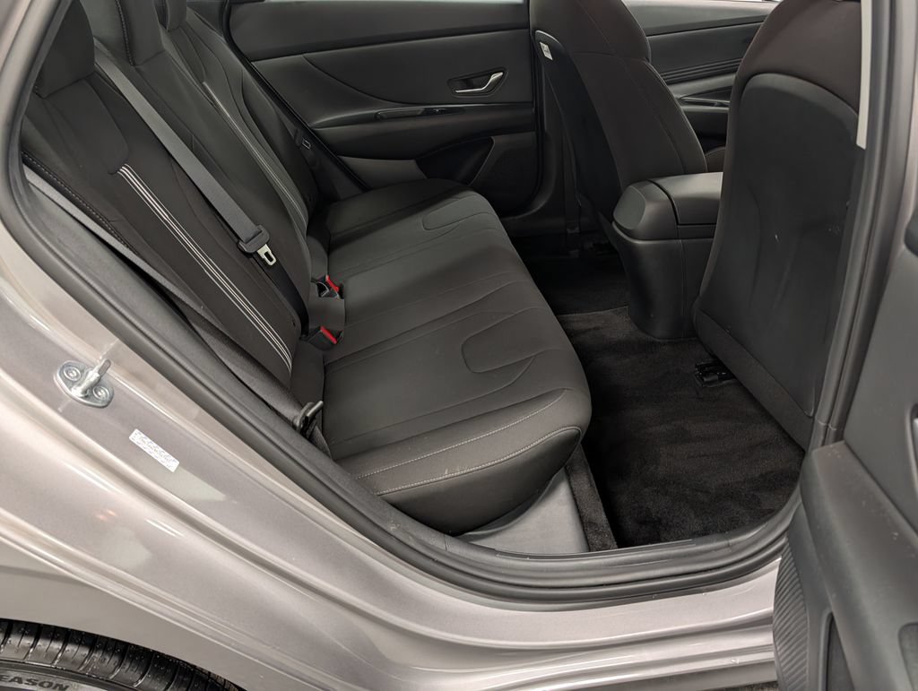 Certified 2023 Hyundai Elantra SEL w/ Convenience Package FWD image 31