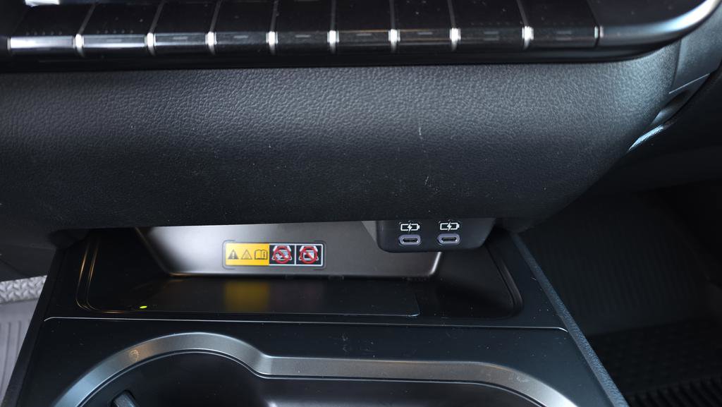 Used 2025 Lexus UX 300h AWD image 26