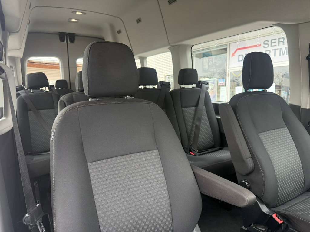 Used 2022 Ford Transit 350 XLT image 39