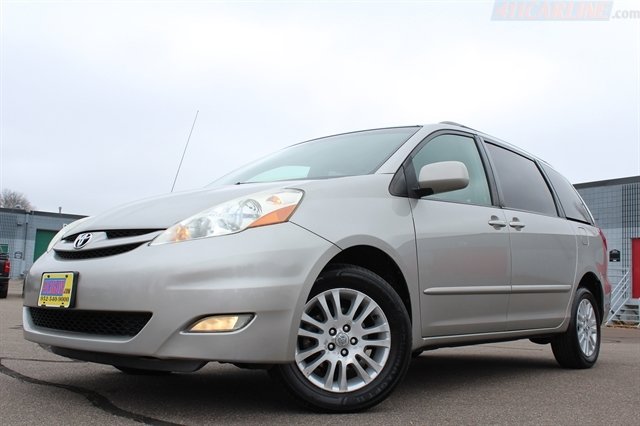 Used 2008 Toyota Sienna XLE Limited image 1