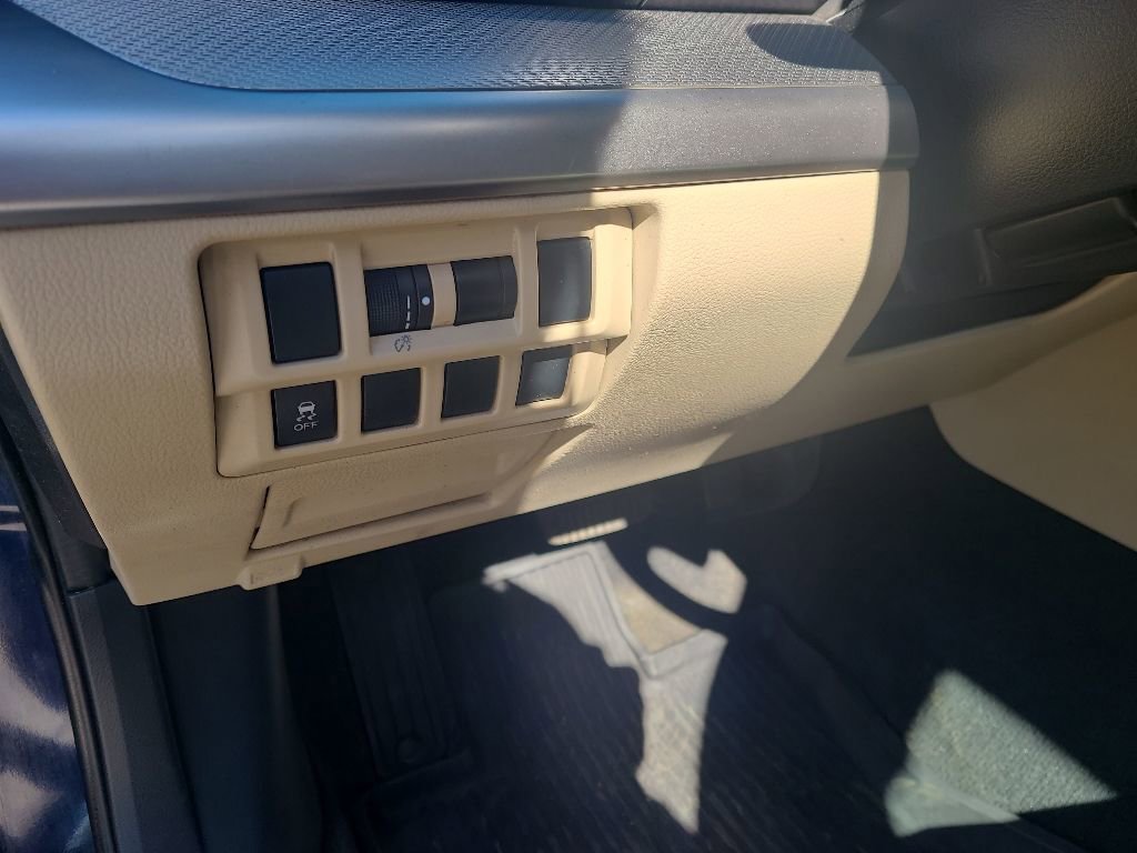Used 2018 Subaru Outback 2.5i AWD/4WD image 16