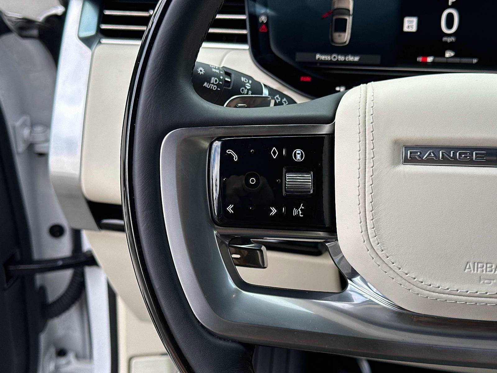 Used 2025 Land Rover Range Rover Long Wheelbase Autobiography image 24
