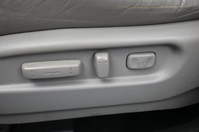 Used 2016 Honda Pilot Touring image 12