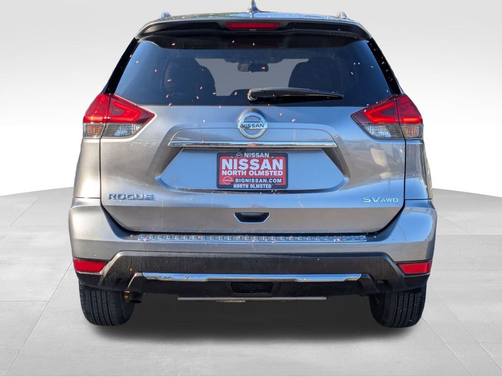 Used 2017 Nissan Rogue SV AWD/4WD image 9