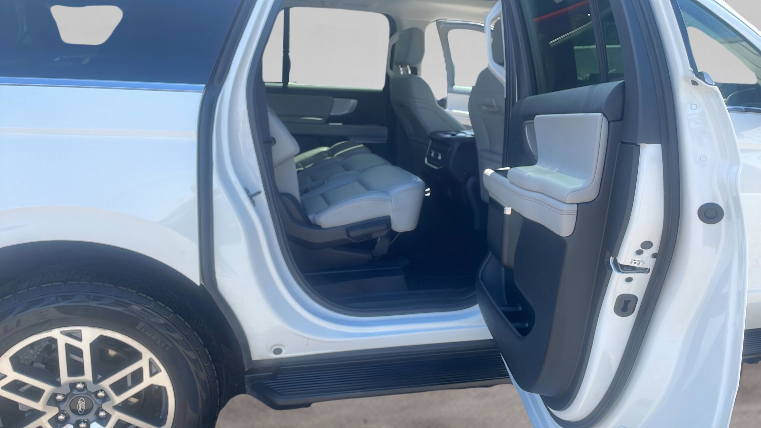 Used 2025 Ford Expedition Max Active AWD/4WD image 14