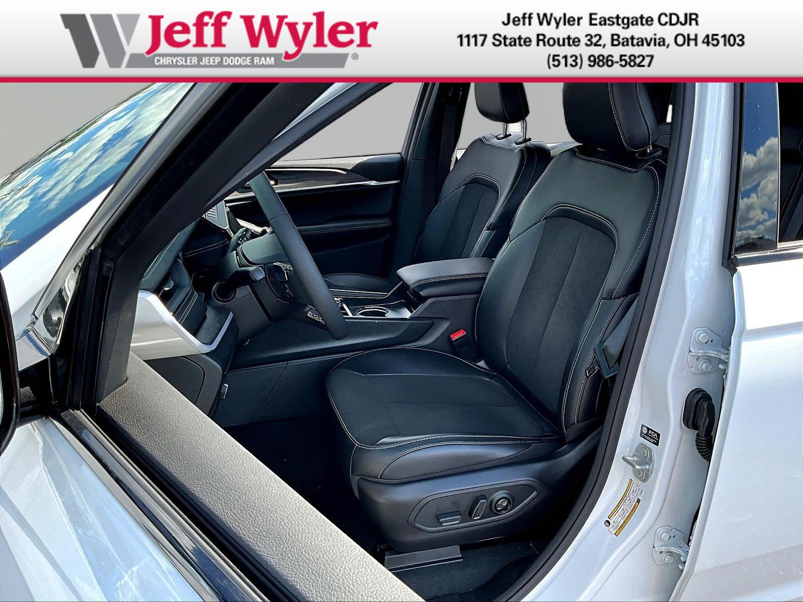 New 2026 Jeep Grand Cherokee Altitude AWD/4WD image 17
