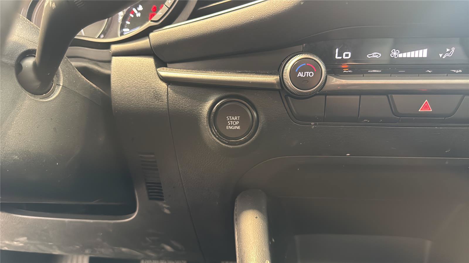 Used 2024 MAZDA MAZDA3 s FWD image 22