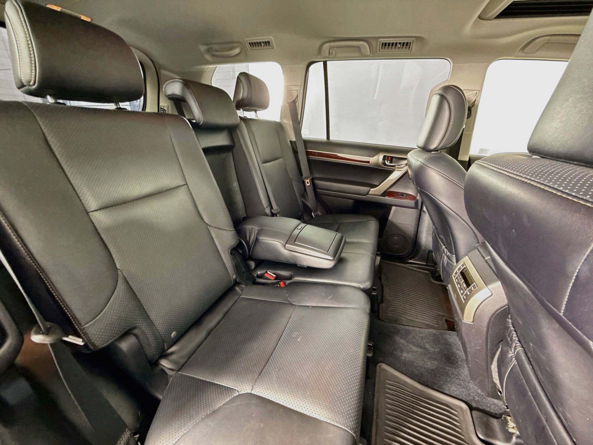 Used 2015 Lexus GX 460 Luxury AWD/4WD image 26