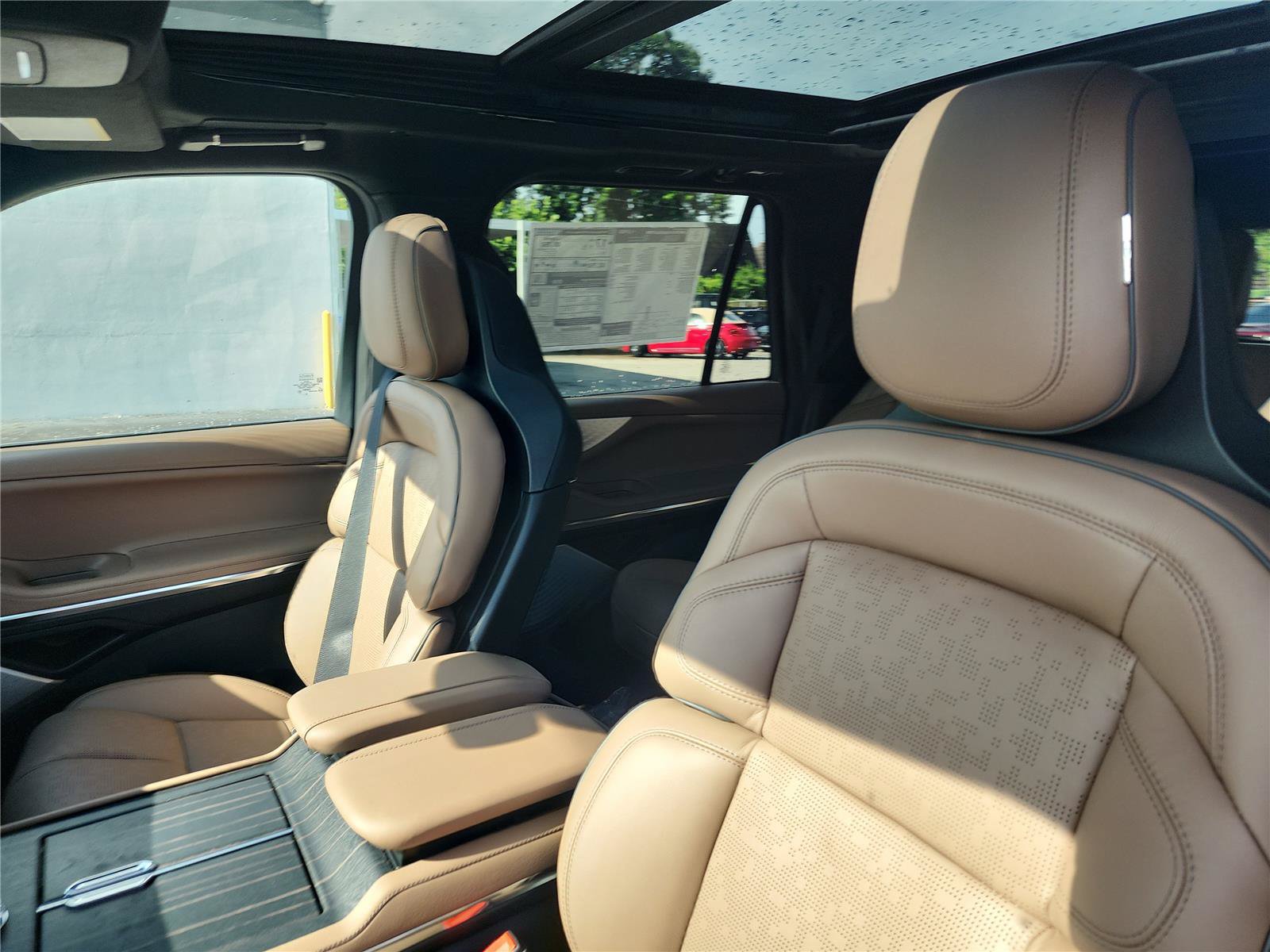 New 2027 Lincoln Navigator Black Label AWD/4WD image 14