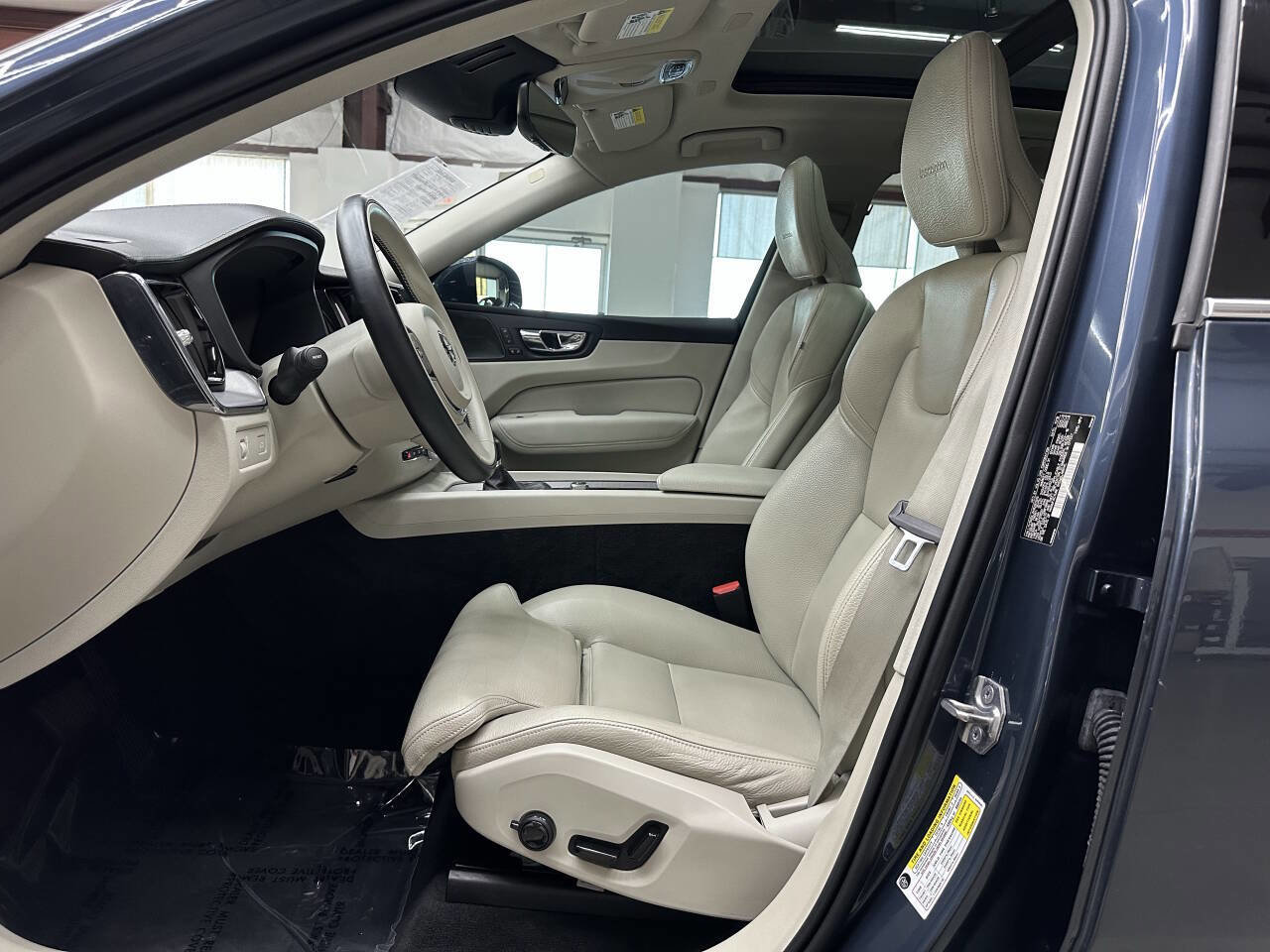 Used 2019 Volvo XC60 T5 Inscription w/ Protection Package Premier image 11