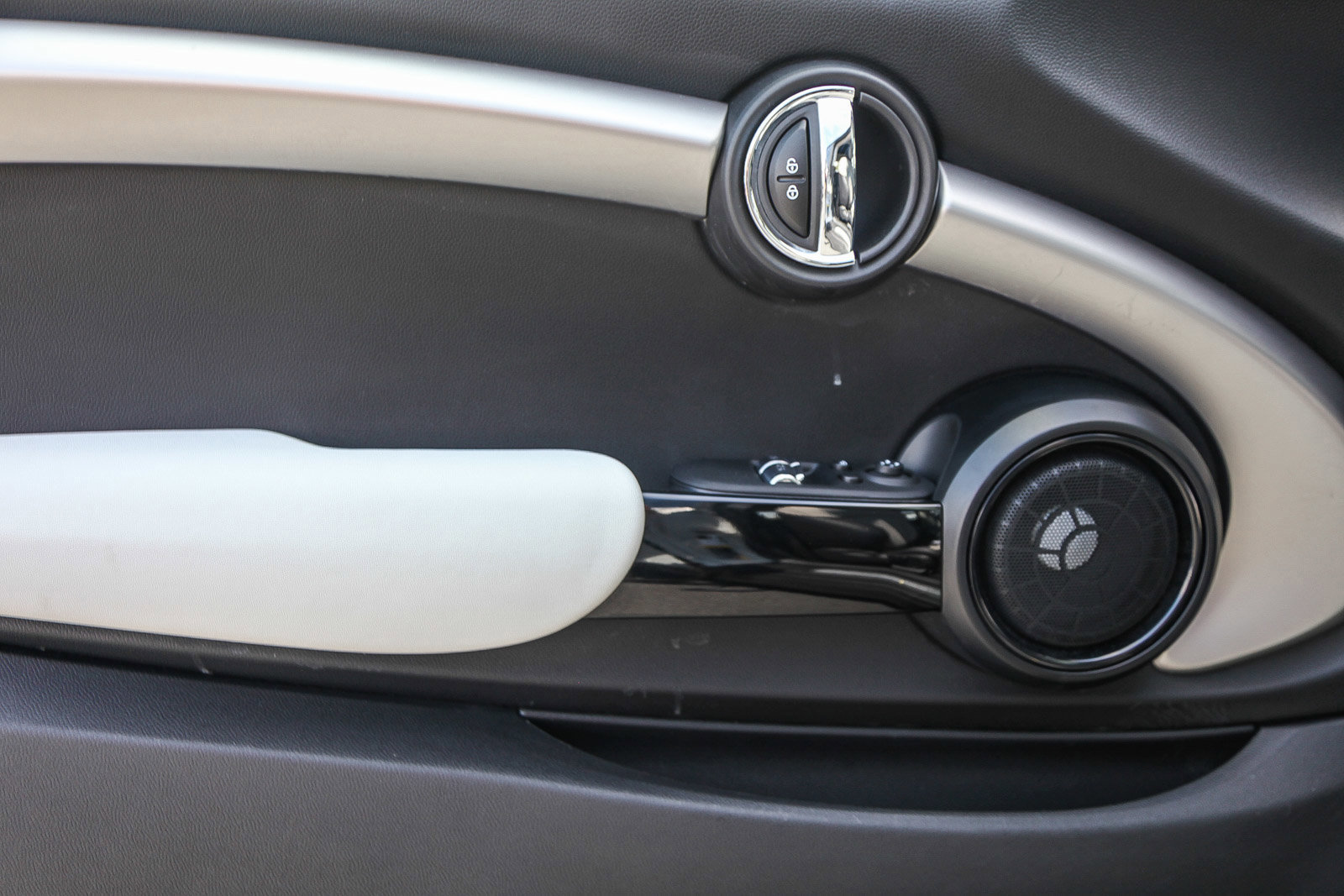 Used 2021 MINI Cooper SE w/ 6.5" Touchscreen Package image 20