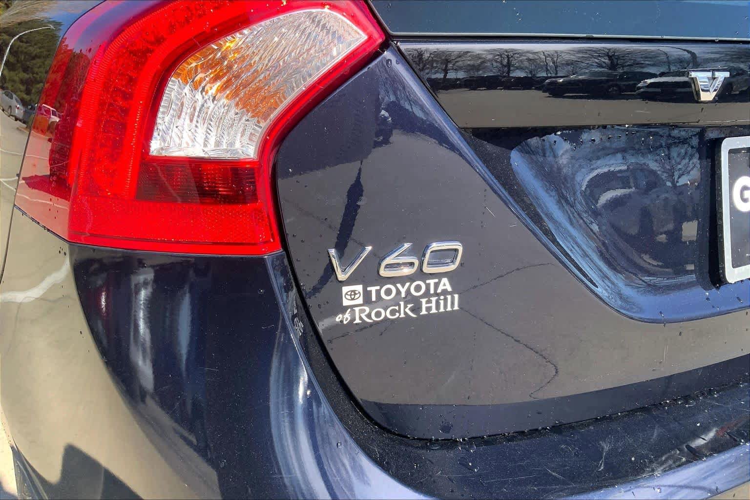 Used 2017 Volvo V60 T5 Platinum w/ Climate Package image 33