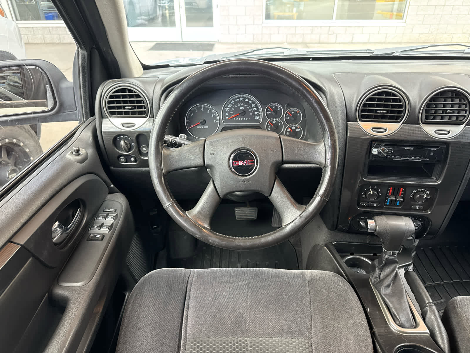 Used 2008 GMC Envoy SLE image 30