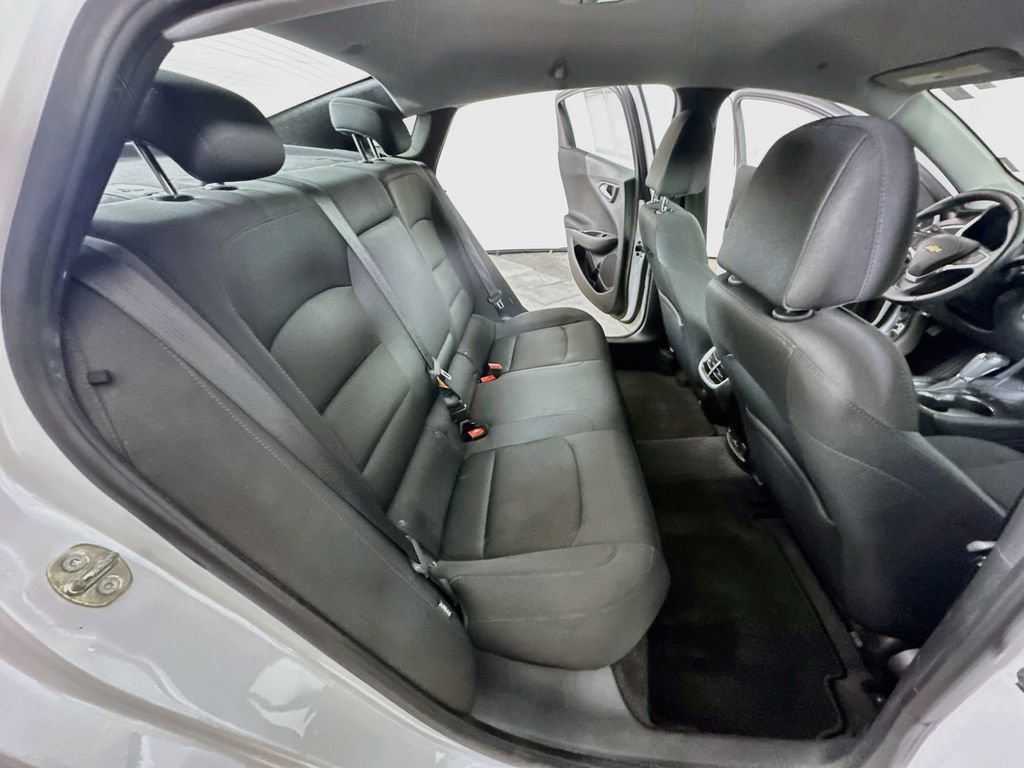 Used 2017 Chevrolet Malibu LT FWD image 11
