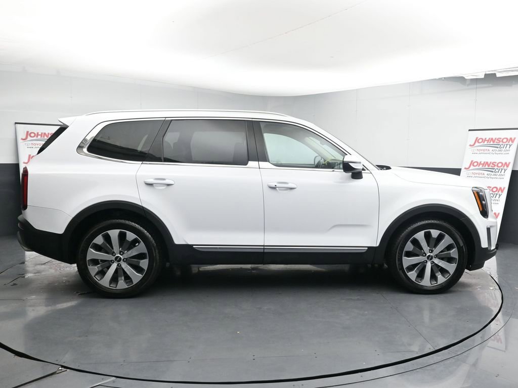Used 2022 Kia Telluride EX w/ EX Premium Package image 9
