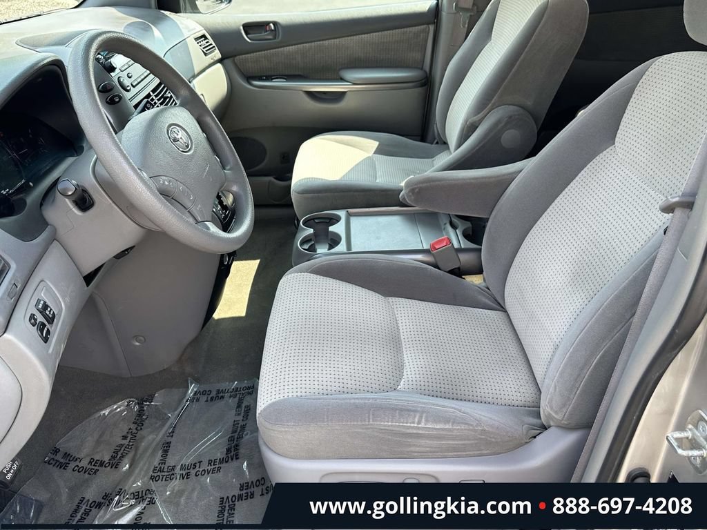 Used 2009 Toyota Sienna CE FWD image 16