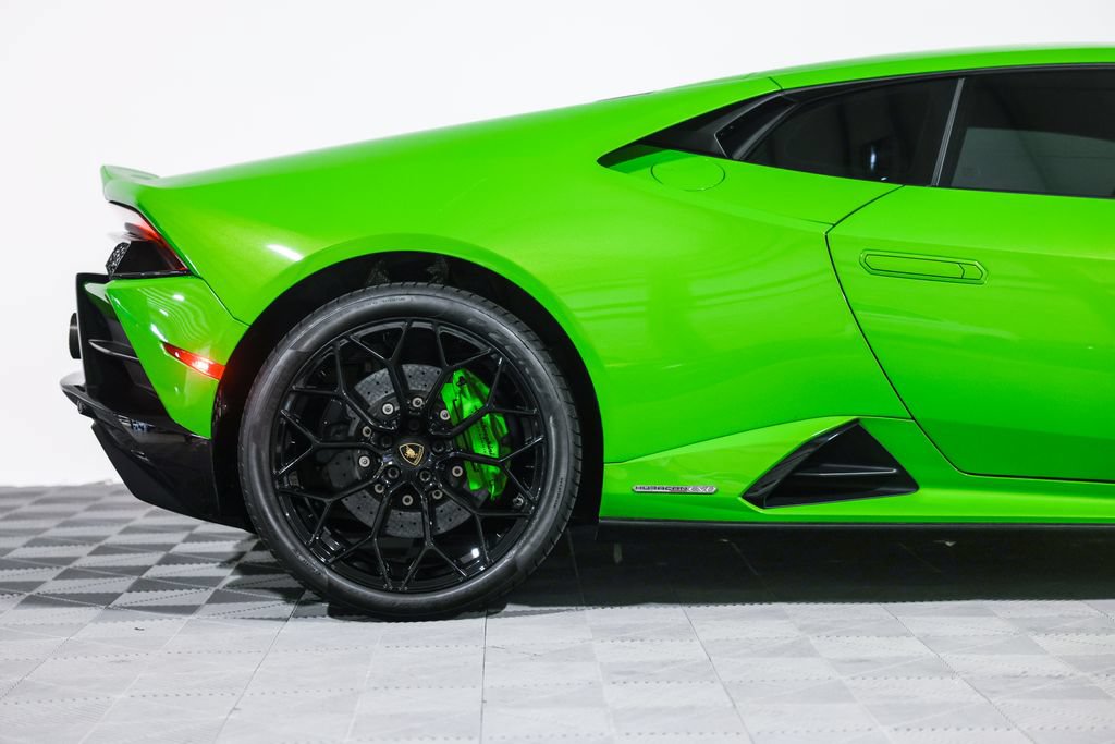 Used 2020 Lamborghini Huracan EVO AWD/4WD image 2