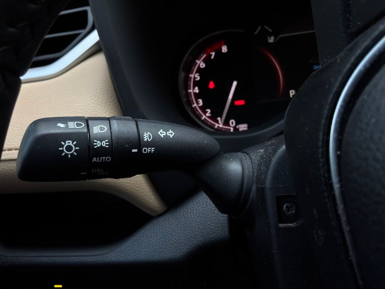 Used 2025 Toyota RAV4 XLE Premium FWD image 40