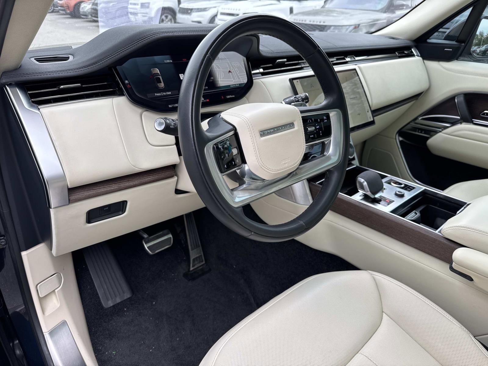 Certified 2023 Land Rover Range Rover SE image 23