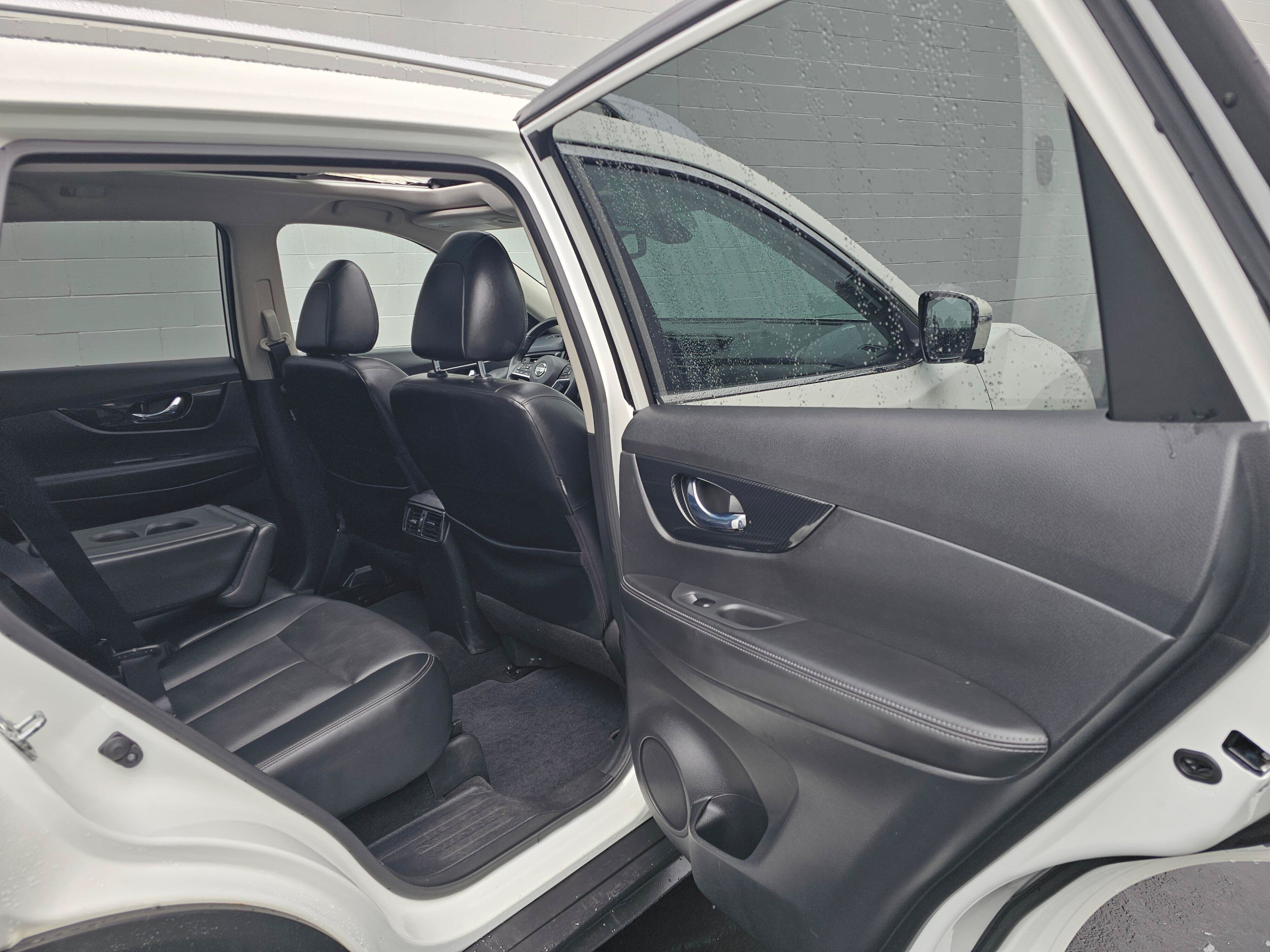Used 2018 Nissan Rogue SL AWD/4WD image 14