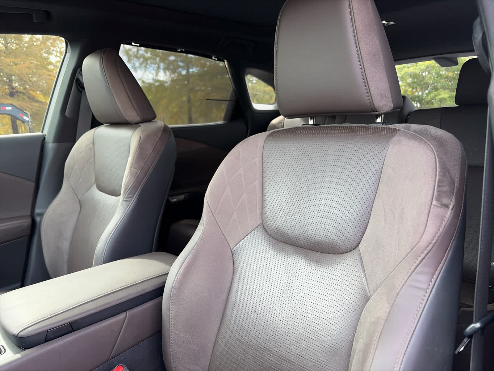 Used 2023 Lexus RX 350 w/ Accessory Package (K3) AWD/4WD image 8